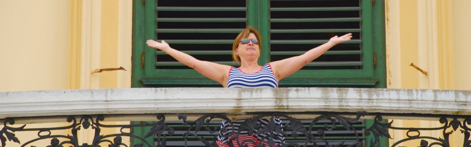 TJ on Bordes at Schonbrunn