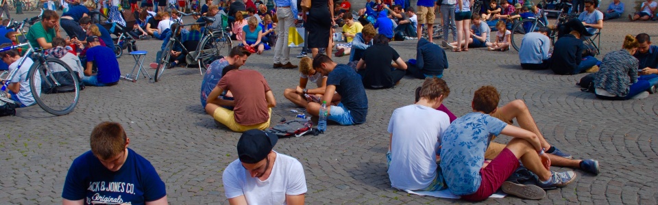 Playing Pokemon Go in Bruges